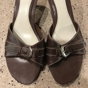 Merona Brown Buckle Kitten Heeled Sandals Size 9